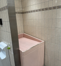 アピタ東海荒尾店(2階トイレ内オムツ替え台)のオムツ替え台情報