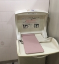 ユニクロ 世田谷上町店(1F)のオムツ替え台情報