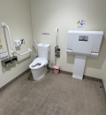 ウェルシア周船寺トイレのオムツ替え台情報