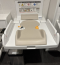 ジャイアンツタウンスタジアム車椅子トイレ(2F)のオムツ替え台情報