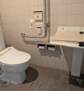 すぽーてぃあ(1F)のオムツ替え台情報