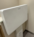 モザイクモール フードコート　トイレ内(1F)のオムツ替え台情報