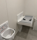 京王稲田堤駅北口改札内トイレ(1F)のオムツ替え台情報