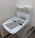 ダイソー三郷鷹野店(1F)のオムツ替え台情報
