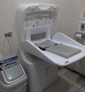 フジ 小網店(1F)のオムツ替え台情報