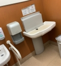 ファッションセンターしまむら　新生店(カネスエの多目的トイレ内)のオムツ替え台情報
