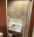 ガスト 押部谷店　女子トイレのオムツ替え台情報