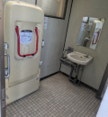 東京水辺ライン 小豆沢のりば多機能トイレのオムツ替え台情報