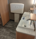 とんでん 北鎌倉店(女性用トイレ内)のオムツ替え台情報