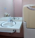 西松屋　立花店　外トイレ（女子）(1F)のオムツ替え台情報