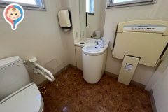 あおき歯科のオムツ替え台情報