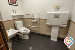 くら寿司 落合南長崎駅前店(B1)のオムツ替え台情報