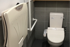 無添くら寿司 京都伏見店のオムツ替え台情報