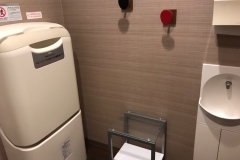 えみた歯科・矯正歯科(1F)のオムツ替え台情報