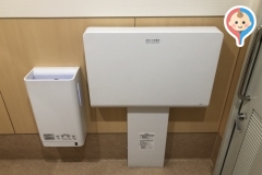 DCM本山店(1F)のオムツ替え台情報