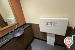 スターバックスコーヒー八尾青山通り店(1F)のオムツ替え台情報