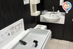Honda Cars 大阪 外環六万寺店のオムツ替え台情報