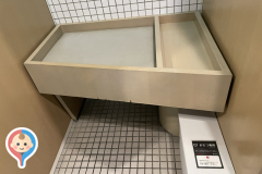 愛知県児童総合センター　2階　大ホール隣のトイレ(2F)のオムツ替え台情報