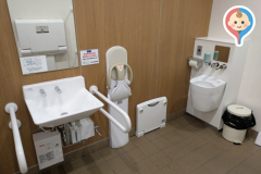 万代 西宮今津店(2F)のオムツ替え台情報