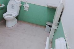 ドラッグコスモス伊都店(1F)のオムツ替え台情報