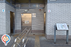 砧公園10号トイレ(美術館横駐車場内)のオムツ替え台情報