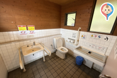 二見ヶ浦駐車場公衆トイレのオムツ替え台情報