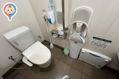 ファミリーマート岡崎島坂店(1F)のオムツ替え台情報