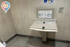 ENEOS横浜南SS(1F)のオムツ替え台情報