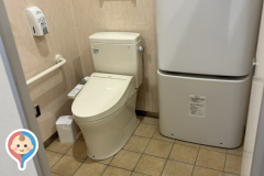 ツルヤ　ローズタウン店のオムツ替え台情報