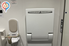 西友千歳烏山店(2F)のオムツ替え台情報