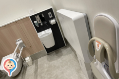 京王ストア多摩境店(駐車場から店舗に入る道にある)の授乳室・オムツ替え台情報