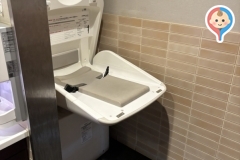 倉敷珈琲 桜塚店(2F)のオムツ替え台情報