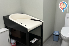 八文字屋 本店(2F)のオムツ替え台情報