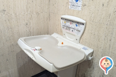 コジマ×ビッグカメラ(1F)のオムツ替え台情報