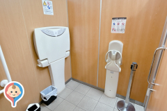 とれとれセンター海鮮市場 駐車場トイレのオムツ替え台情報