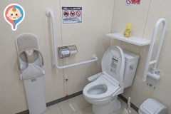 薬王堂　鹿沼花岡町店(1F)のオムツ替え台情報