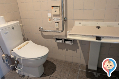 すぽーてぃあ(1F)のオムツ替え台情報