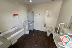 サンドラッグ　明石魚住店(1F)のオムツ替え台情報