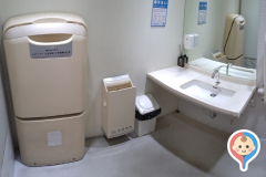 TSUTAYA 牧野高校前店(1F)のオムツ替え台情報