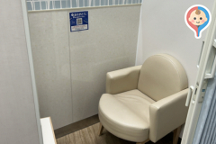 LaLaテラス南千住(2階 女子トイレ内授乳室)の授乳室・オムツ替え台情報