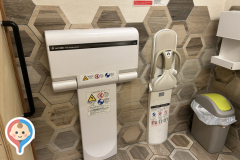 コメダ珈琲+おかげ庵 駒沢公園店のオムツ替え台情報