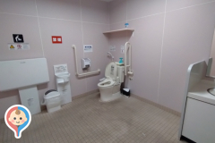 西松屋チェーン　川崎新久地店(1F)のオムツ替え台情報