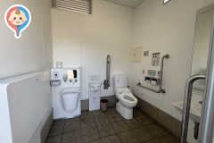 あしかかフラワーパーク駅前公衆トイレのオムツ替え台情報