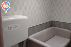 阪急三番街(北館地下1階 キッズトワレ)の授乳室・オムツ替え台情報