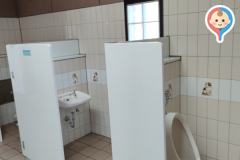 公衆トイレのオムツ替え台情報