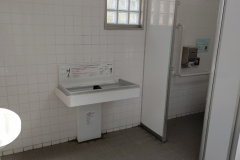 東日暮里1丁目公園(公園内公衆トイレ)のオムツ替え台情報