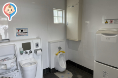 播磨中央公園第3駐車場トイレのオムツ替え台情報