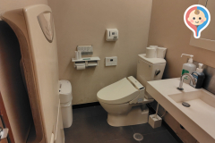 ロイヤルホスト 九段下店(1F)のオムツ替え台情報