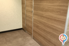 アクティブG 2階(ドレミ階段のふもと)(2F)のオムツ替え台情報