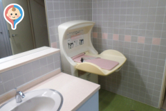 前橋市役所 宮城体育館のオムツ替え台情報